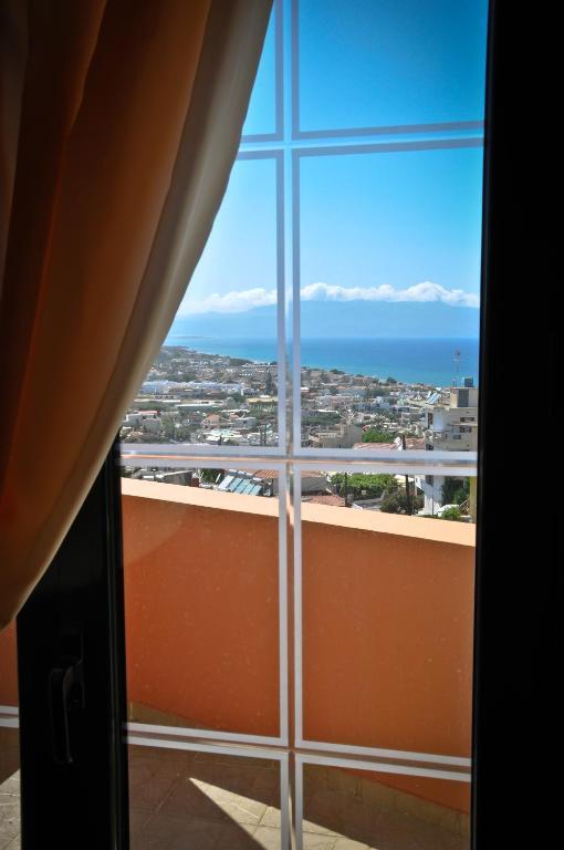 Orsalia Luxury Suites Platanés Rum bild